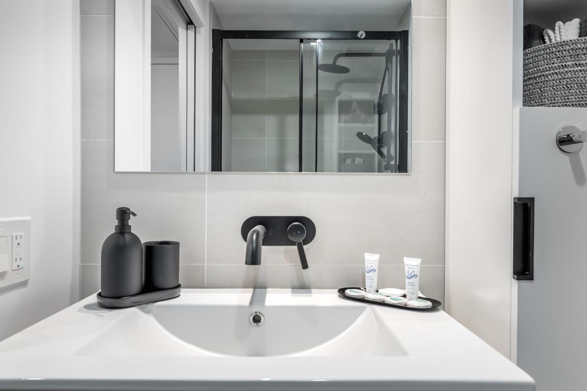 Magnifique Studio Au Centre-Ville A 5 Min A Pied De Tout 蒙特利尔 外观 照片